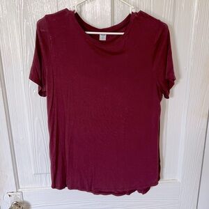 Maroon Old navy shirt it’s very soft material